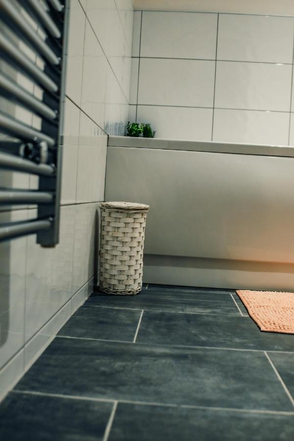 Bv Cosy Basement Apartment At Conditioning House Bradford  Luaran gambar
